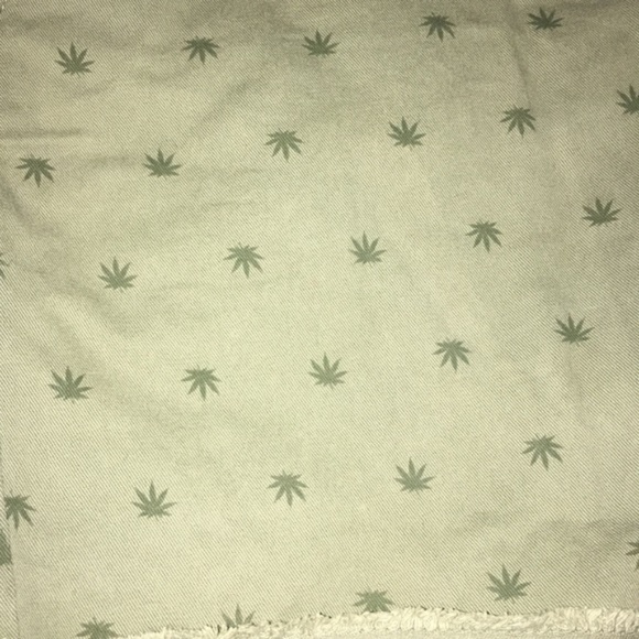 Hawkings McGill Shorts - Picture 2 of 3